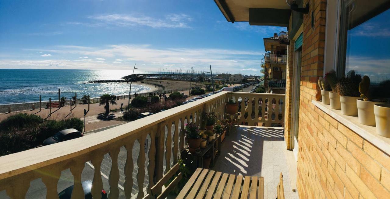 Ferienwohnung Casa Al Mare Lido di Ostia Exterior foto
